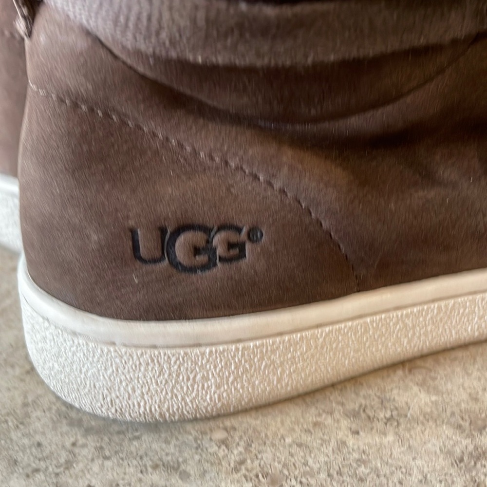 Gorgeous UGG suede boots - Picture 3 of 7